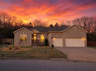 656 W Foothills Dr, Fayetteville, AR 72701
