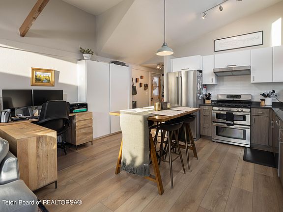 5th image of 2051 Corner Creek Ln #305