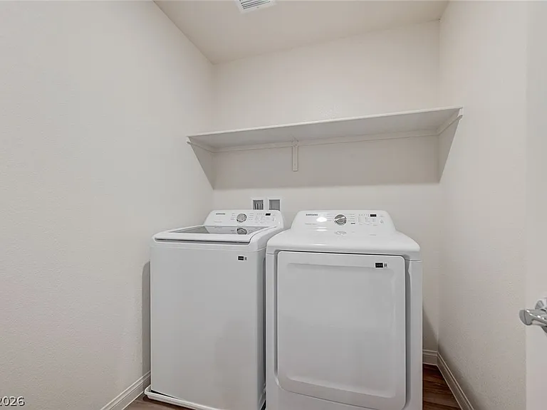 3026 Baltic Green St — Photo 15
