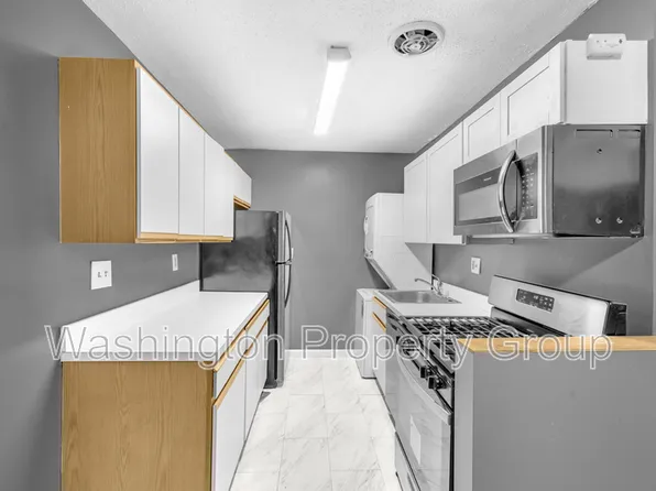 3011 Southern Ave APT 14, Temple Hills, MD 20748