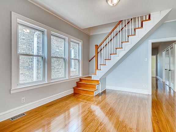 5th image of 6428 S Sacramento Ave