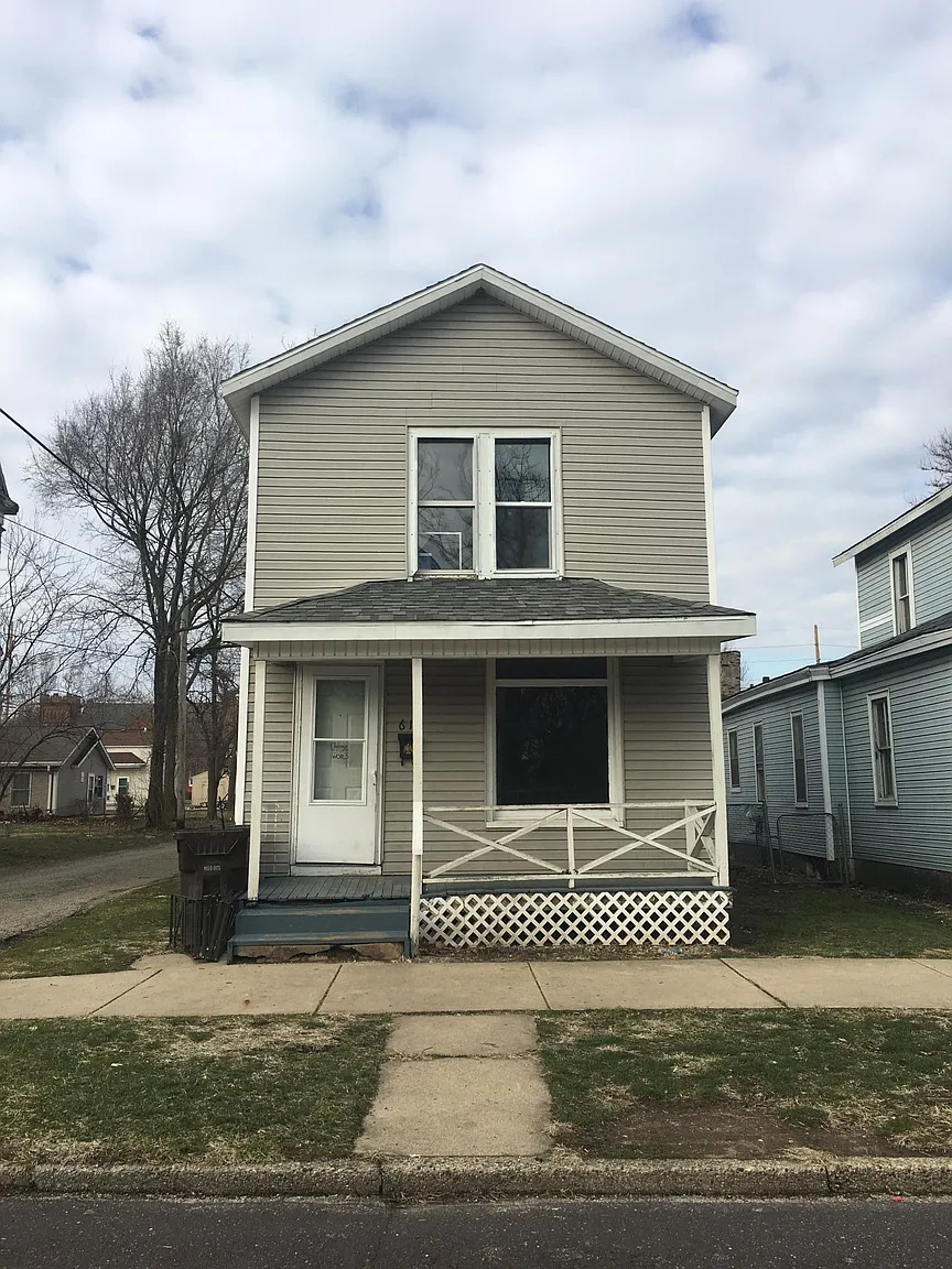 611 Green St photo 1
