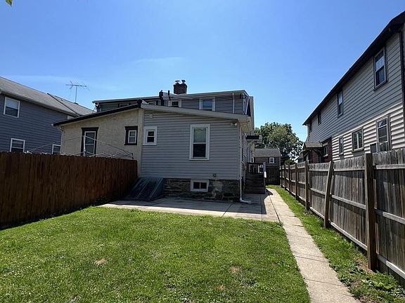 4th image of 745 15th Ave