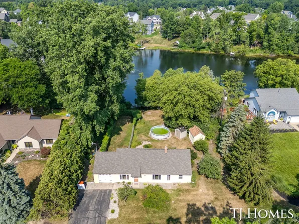2215 Maguire Ave NE, Grand Rapids, MI 49525