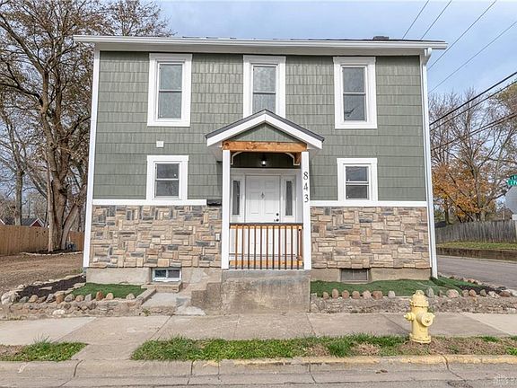 2nd image of 843 E Pearl St