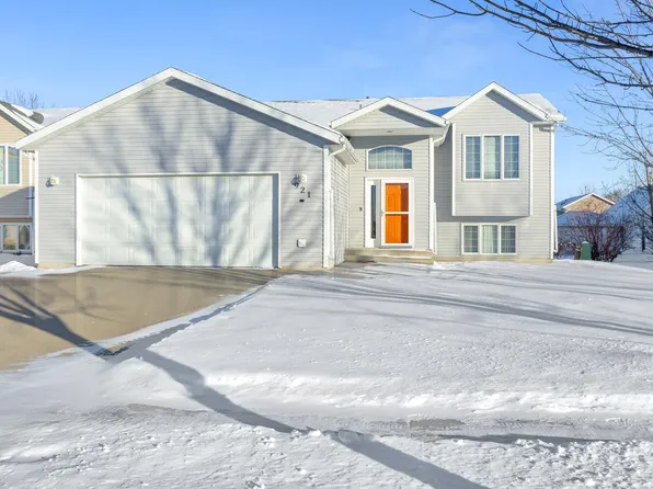 921 Homestead Ct, West Fargo, ND 58078