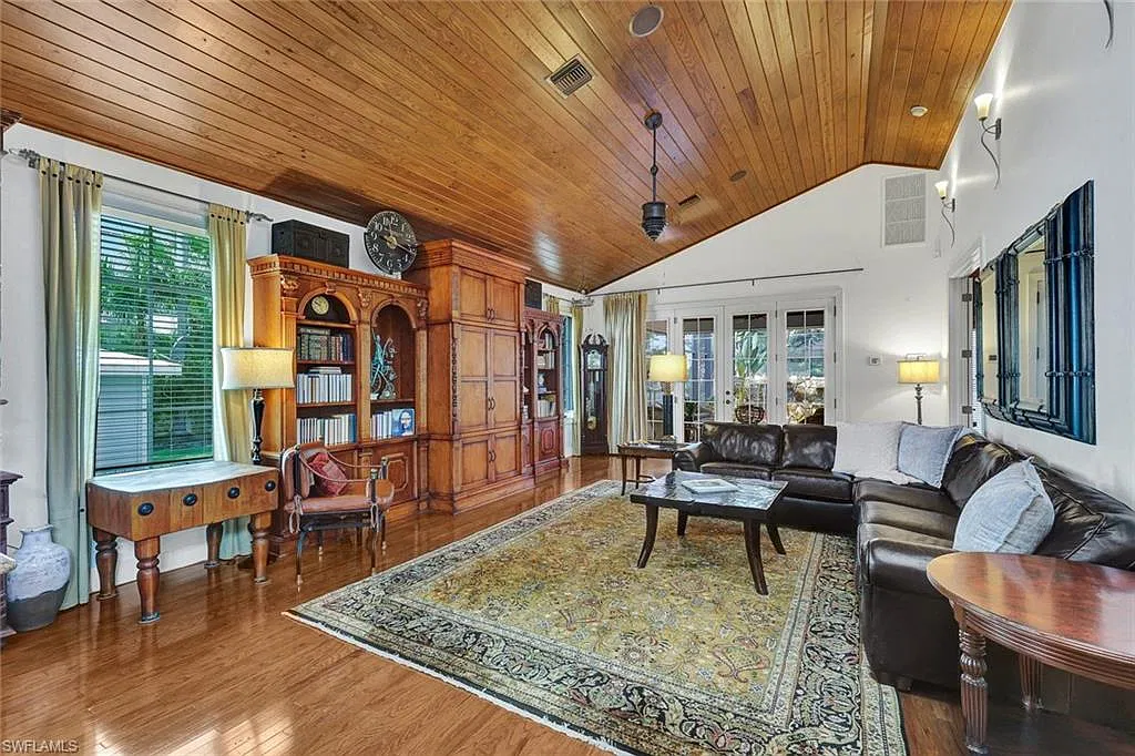 3 bed, 4.0 bath, 3065 sqft, $34,000 — Photo 4