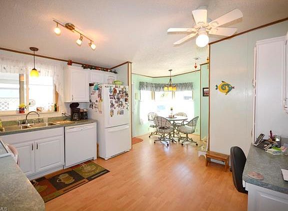 3rd image of 4948 Gulfgate Ln