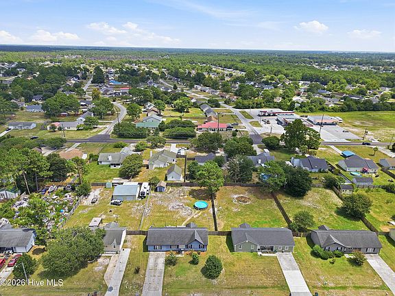 4th image of 215 S Ginger Drive