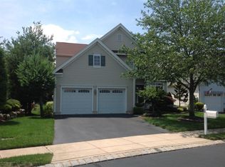 25 Hyacinth Ct, Holmdel, NJ 07733
