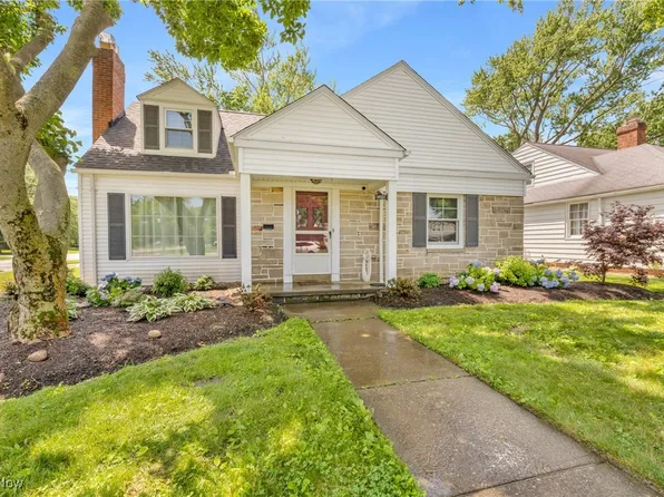 18921 Coffinberry Blvd, Fairview Park, OH 44126