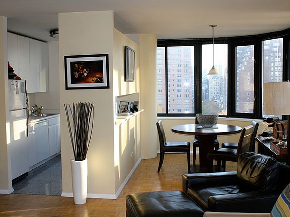 3rd image of 300 E 62nd St APT 1102
