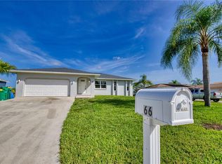 66 Oakland Hills Ct, Rotonda West, FL 33947