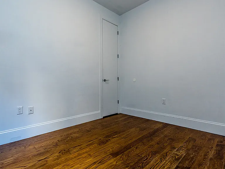 1635 Putnam Ave #2B — Photo 4