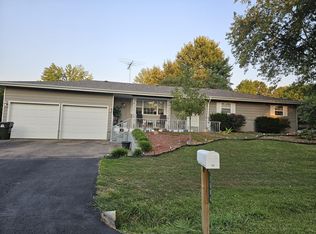 1504 S Tyler Ave, Aurora, MO 65605