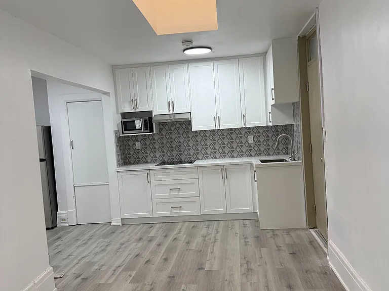 31 King St E #3 — Photo 8