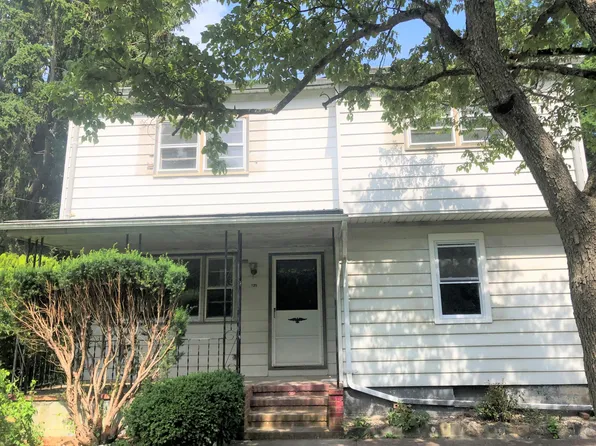 125 Swezey Ln, Middle Island, NY 11953