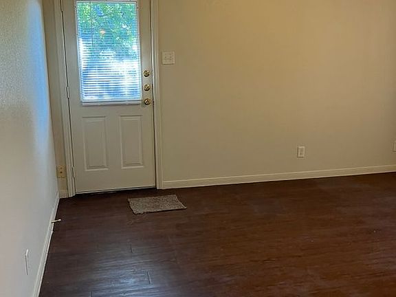 3rd image of 2606 Lucille Dr #B