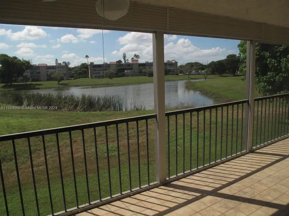 7210 Lake Circle Dr APT 205, Pompano Beach, FL 33063