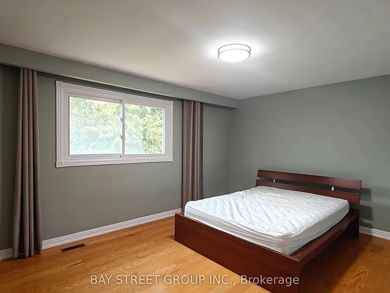 9 Mosedale Cres #UPPER — Photo 17