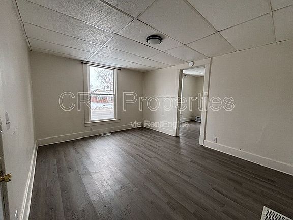 4th image of 1039 S Washington St APT 2