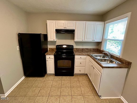 4th image of 1320 Poole Rd APT J