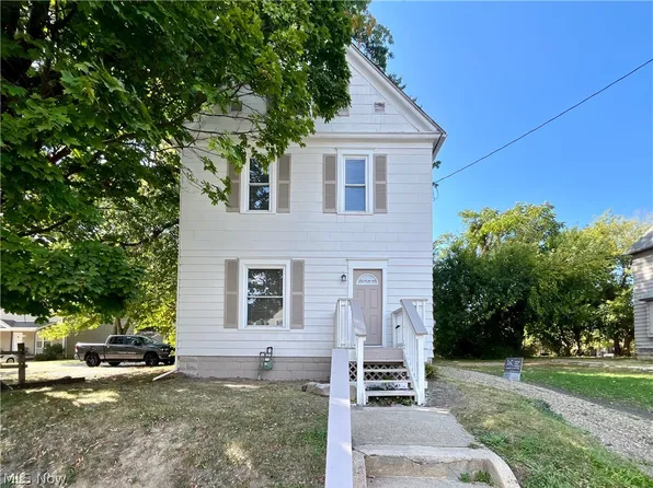 480 Spicer St, Akron, OH 44311