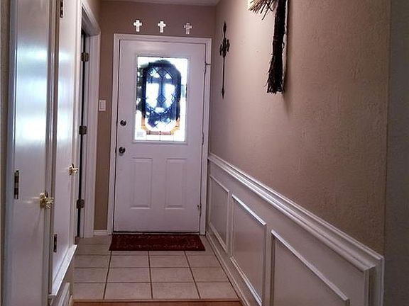 3rd image of 1412 Country Meadows Dr