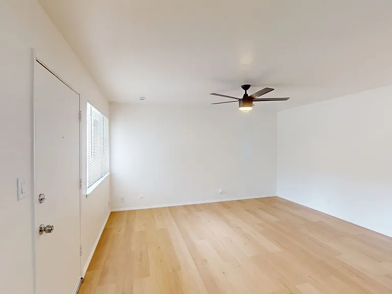 1520 Castro St — Photo 6