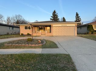39354 Quinn Dr, Sterling Heights, MI 48310