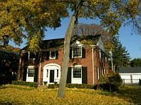 2nd image of 580 Pemberton Rd