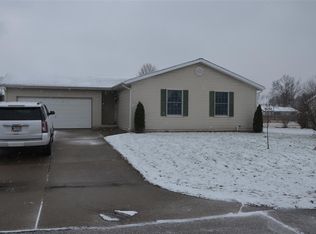 25920 Heatherfield Dr, Elkhart, IN 46514