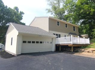 10 Selwyn Dr, Broomall, PA 19008