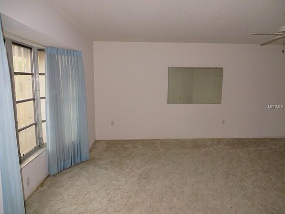5th image of 404 Rubens Dr