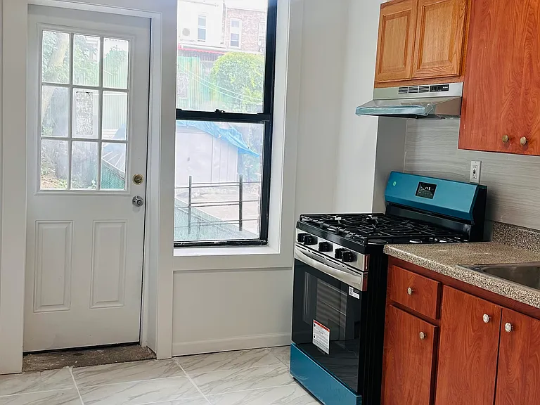 258 Forbell St #1 — Photo 11