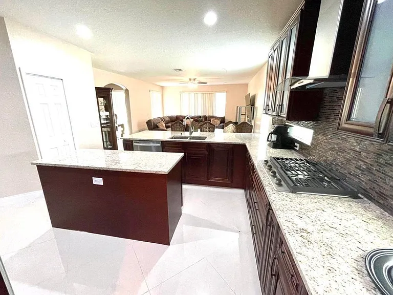 10454 Galleria St — Photo 3