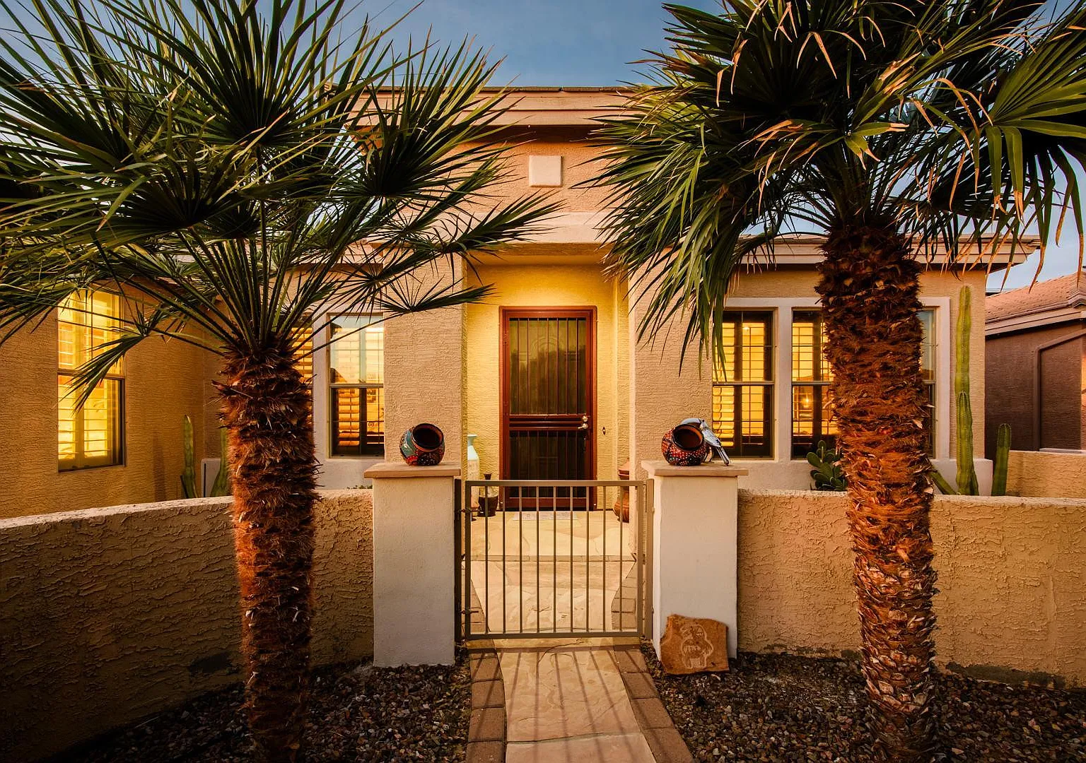 2 bed, 2.5 bath, 2590 sqft, $2,200 — Photo 4