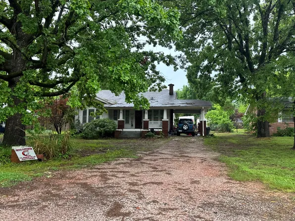118 E Poplar St, Clarksville, AR 72830