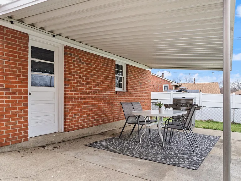 1706 Cameron Ct — Photo 50
