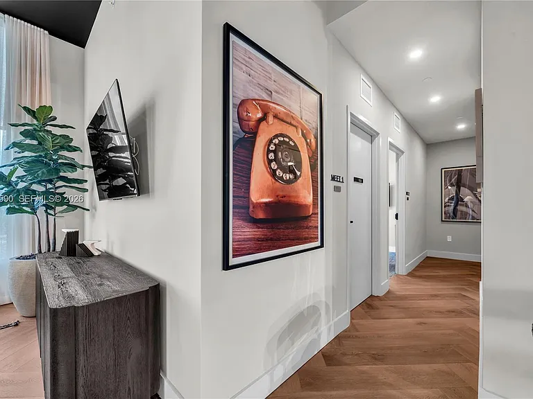 121 NE 5th St #1400 — Photo 39