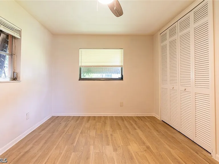 235 SE 45th St — Photo 10