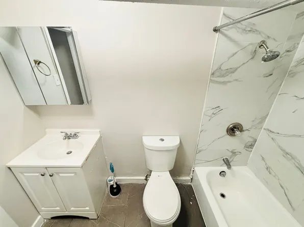 7327 Kennedy Boulevard East image 8 of 13