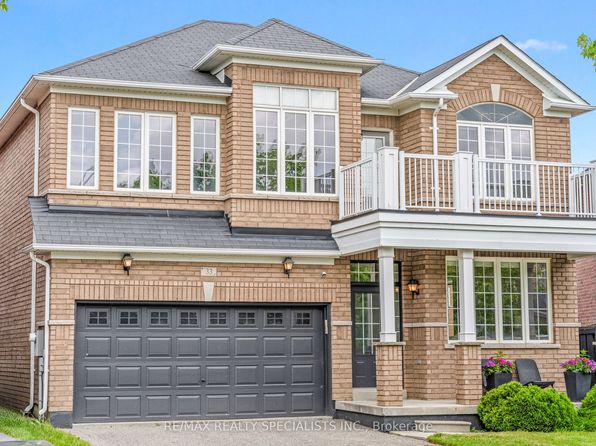 33 Delphinium Way, Brampton, ON L7A 0N4