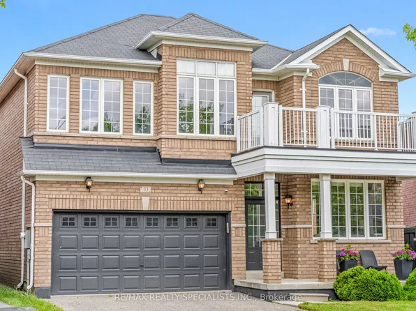 33 Delphinium Way, Brampton, ON L7A 0N4