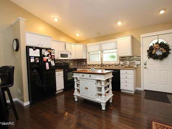 2nd image of 473 Melrose Dr
