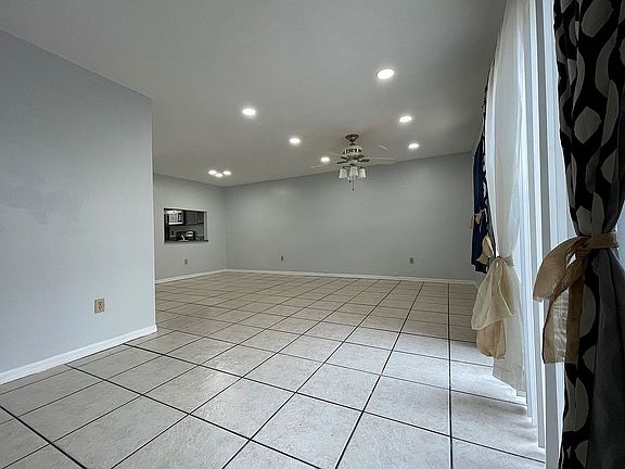 5th image of 6224 Yorktown Dr #154