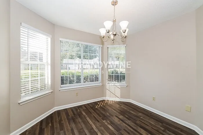 8077 Sandywood Ln — Photo 6