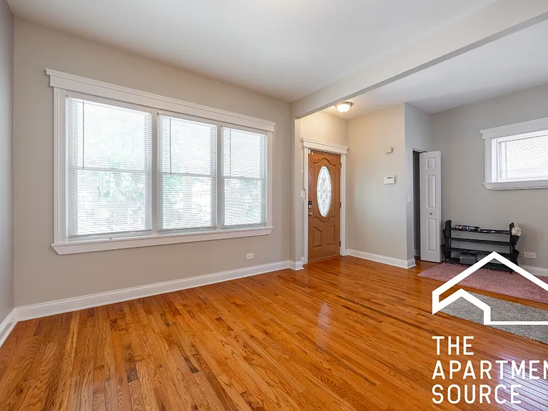 4325 N Lawndale Ave — Photo 3