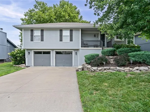 1704 W Christi Ln, Raymore, MO 64083