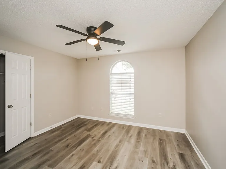 8202 Martin Dr — Photo 12